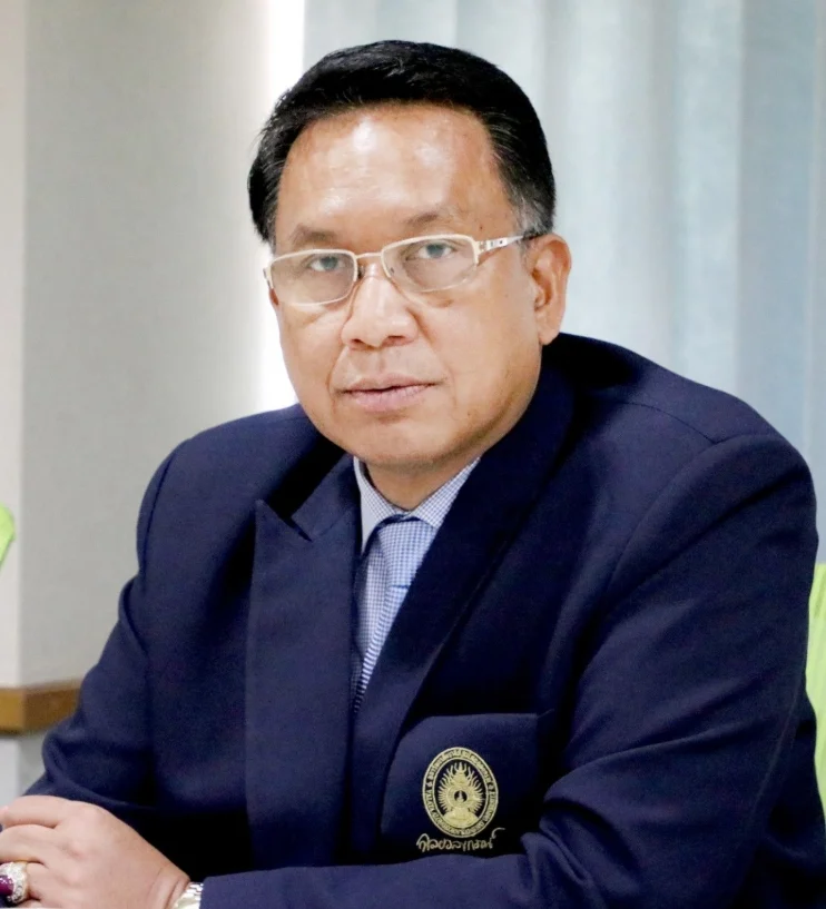 อาจารย์ ดร.สุพจน์ ทรายแก้ว — อำนวยการโรงเรียนสาธิต